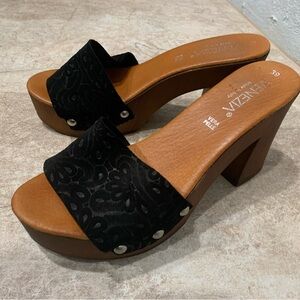 Venezia Black and Brown Women's Leather Mules